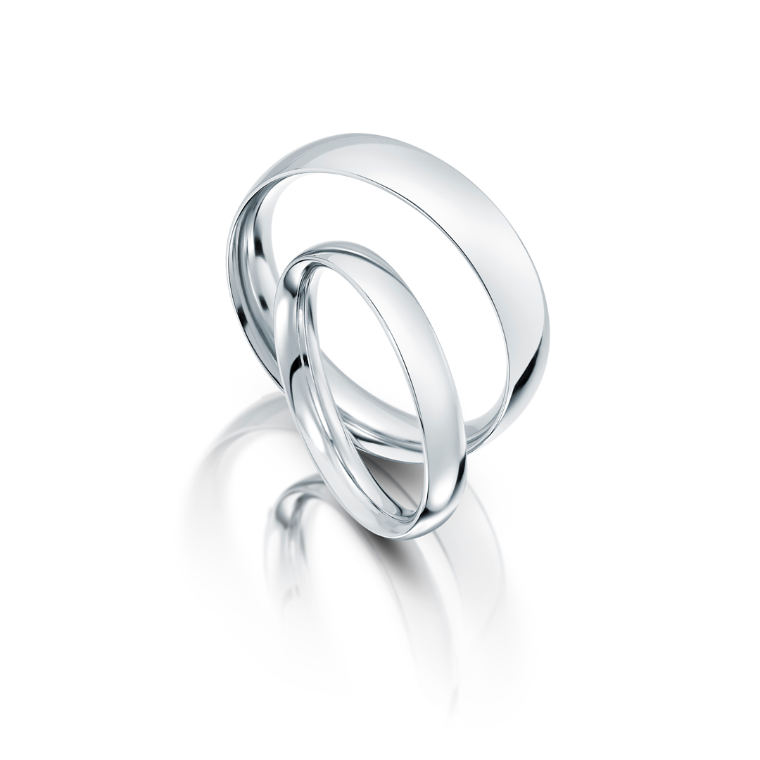 Traditional Court Platinum Wedding Bands